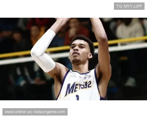 NBA马刺文班亚马干拔三分直落网底